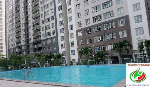 Hồ bơi Samland Giai Việt mở cửa đến 20:30 hàng ngày